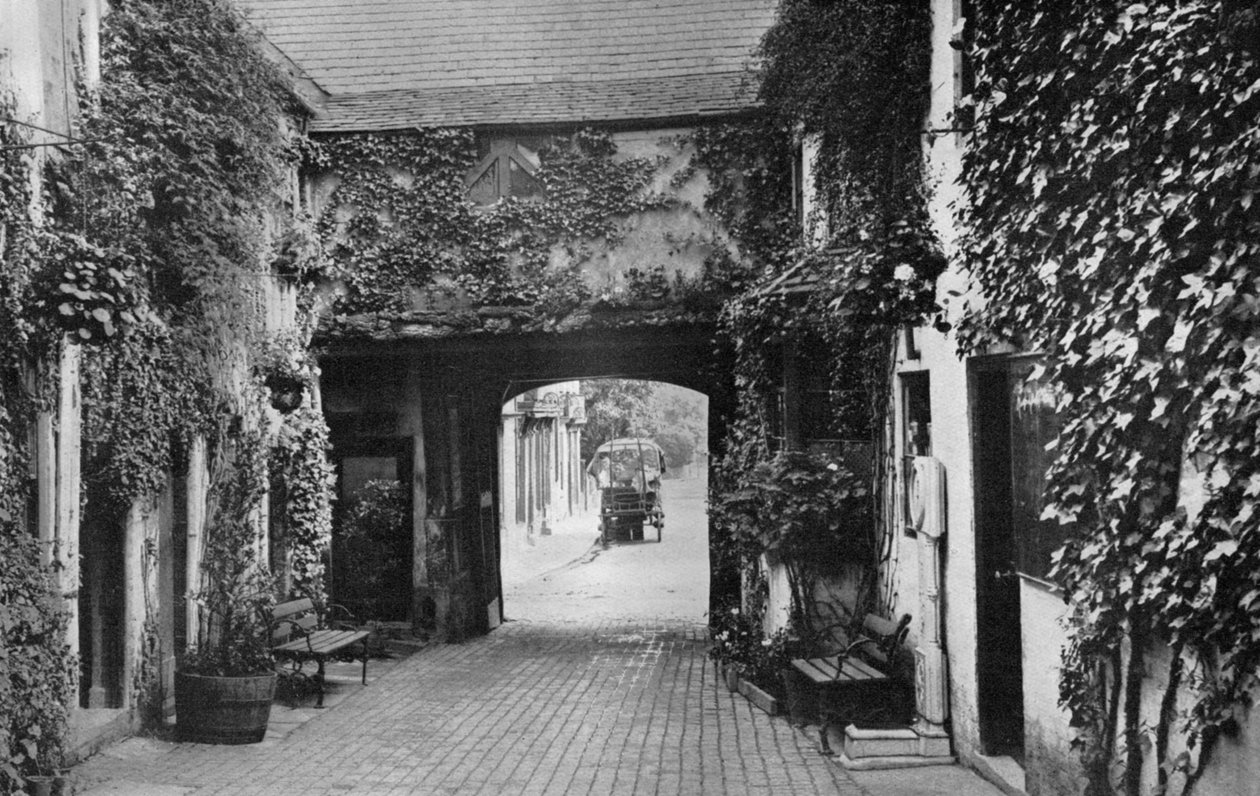 Pátio da pousada Head Saracens, Southwell, Nottinghamshire, 1924-1926 de Unbekannt