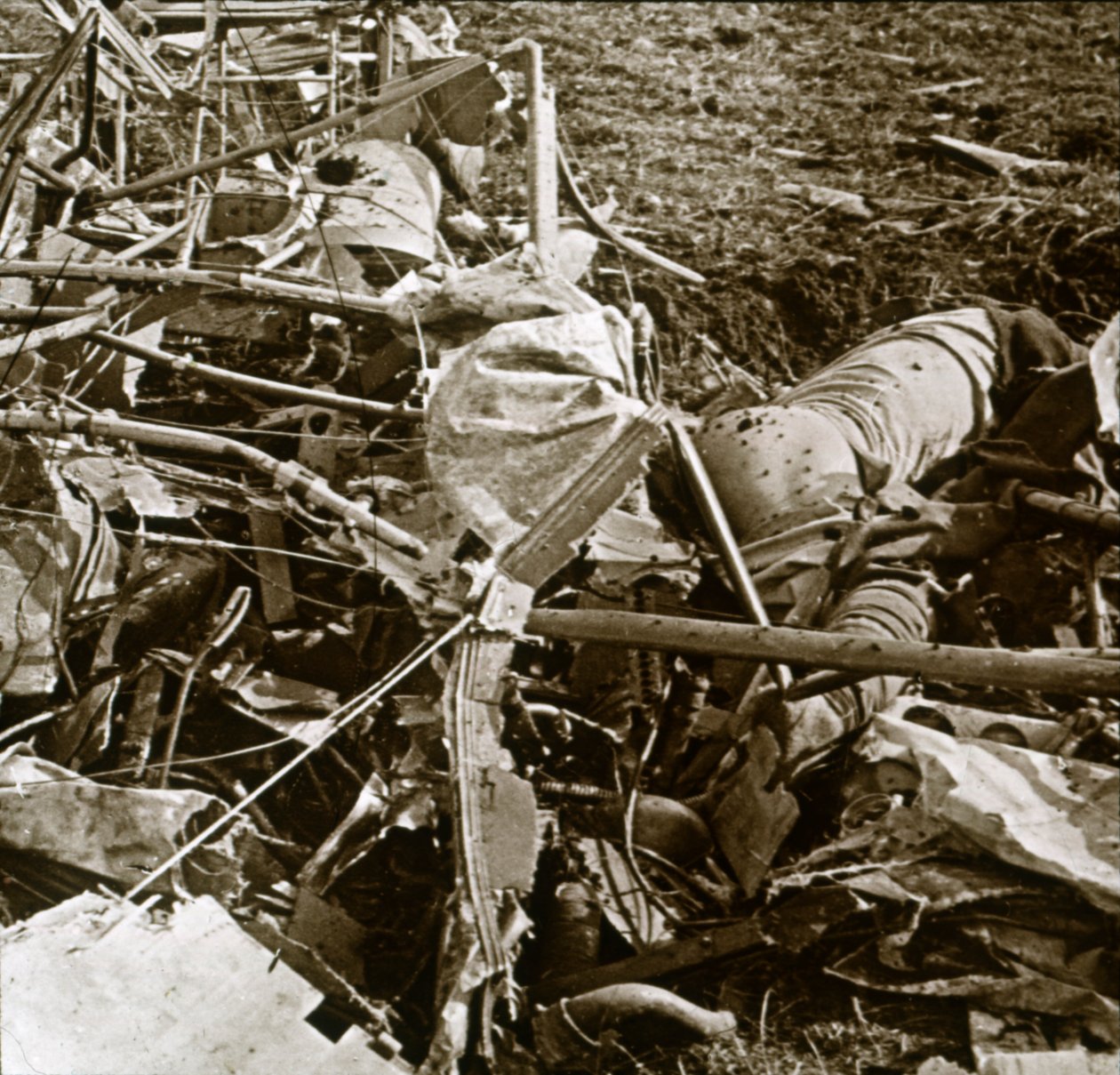Avião caiu, Aisne, França, c1914-c1918 de Unbekannt