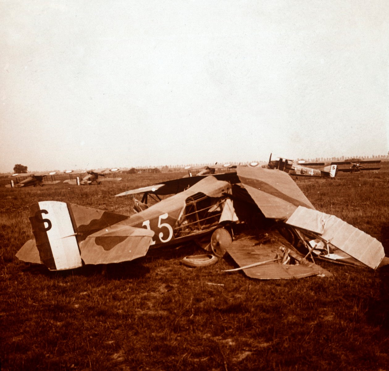Avião caiu, c1914-c1918 de Unbekannt