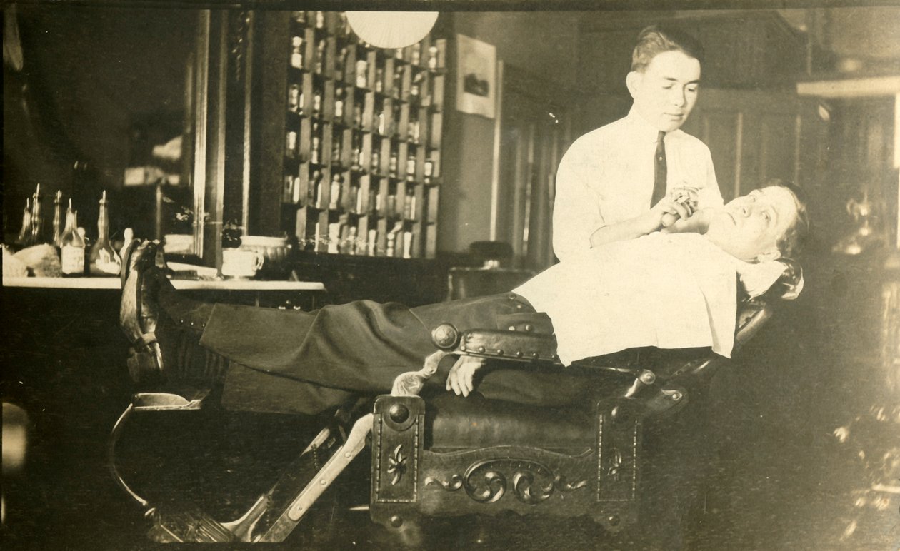 Barbeiro cubano, c1930s. de Unbekannt