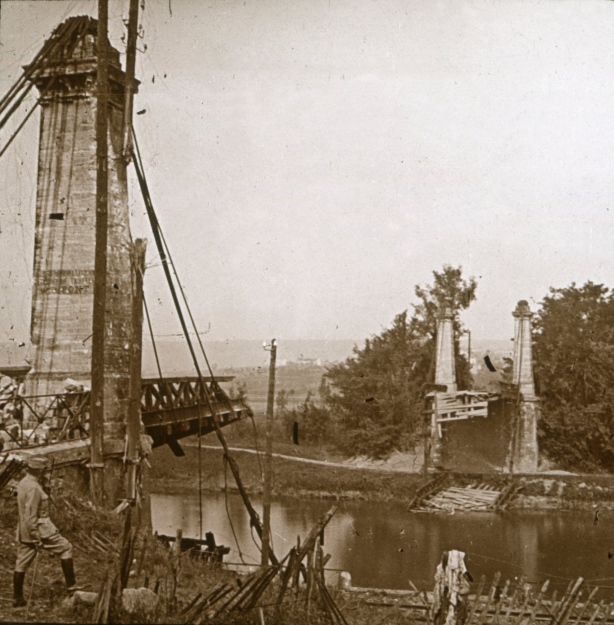 Ponte danificada, Dormans, norte da França, c1914-c1918 de Unbekannt