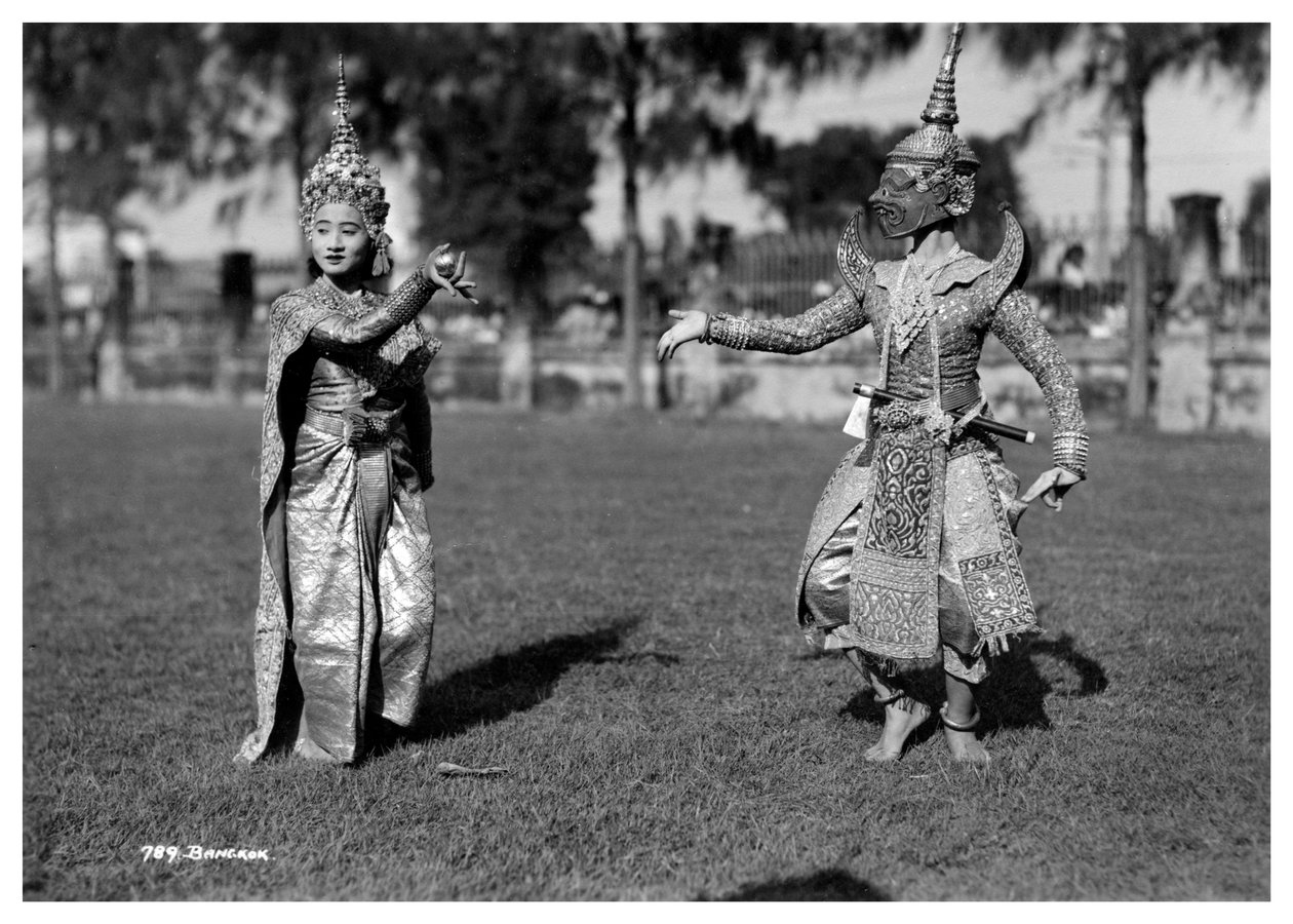Dançarinos em trajes tradicionais, Bangkok, Tailândia, início do século XX de Unbekannt