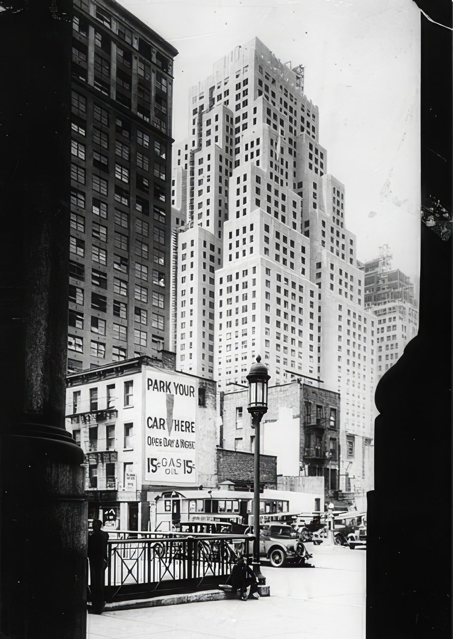 O edifício de 40 andares da Standard Oil Company e o centro aduaneiro à direita. Nova Iorque. Por volta de 1935 de Unbekannt