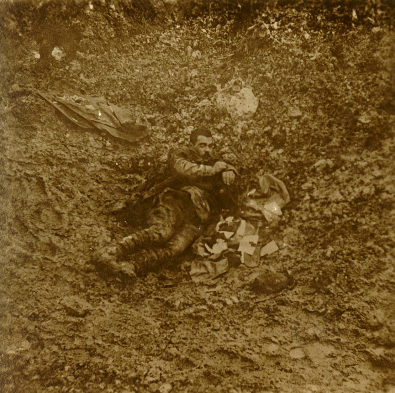 Soldado alemão morto, Verdun, norte da França, c1914-c1918 de Unbekannt