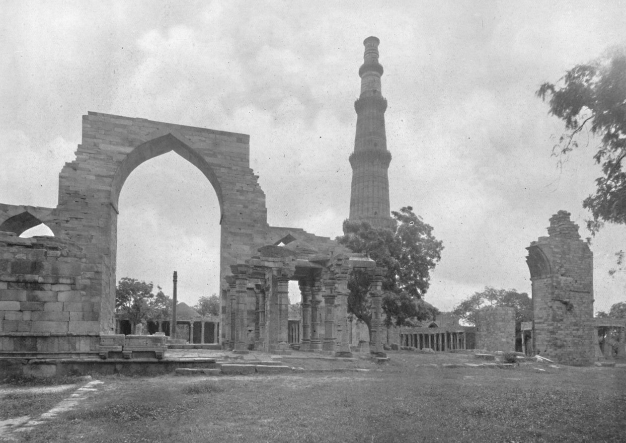 Délhi. - Vista geral da mesquita e ruínas de Kutub - c1910. de Unbekannt
