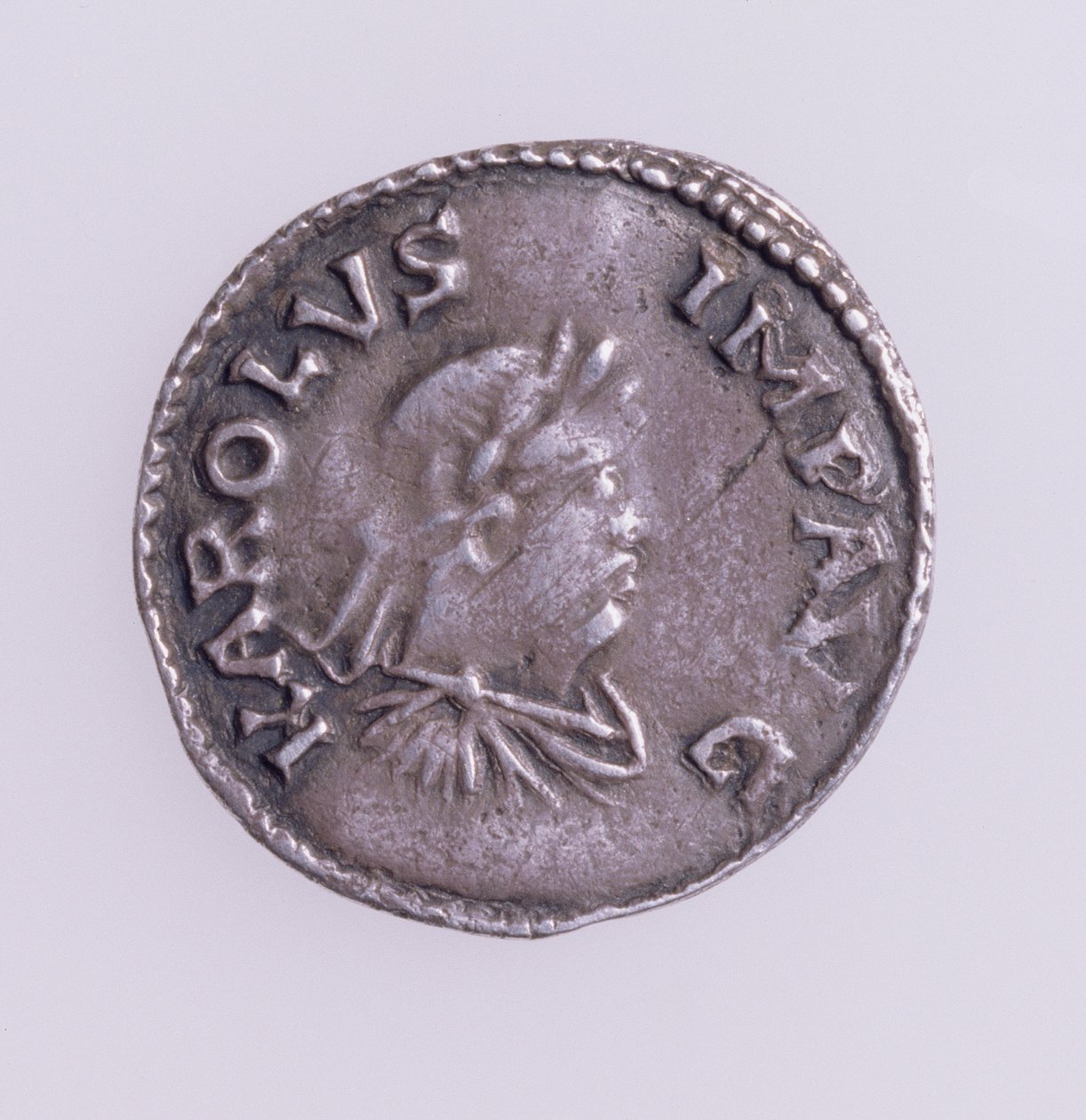 Denier de Carlos Magno (742-814) obverso mostrando um retrato de Carlos Magno, Quentovic Mint 768-814 (prata) (para o reverso ver: 110164) de Unbekannt