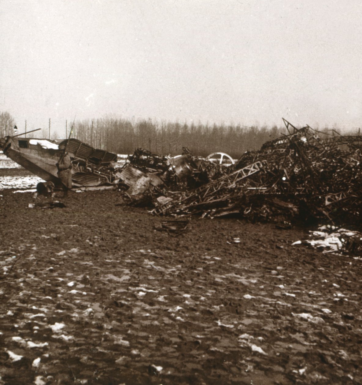 Zepelim destruído, c1914-c1918 de Unbekannt