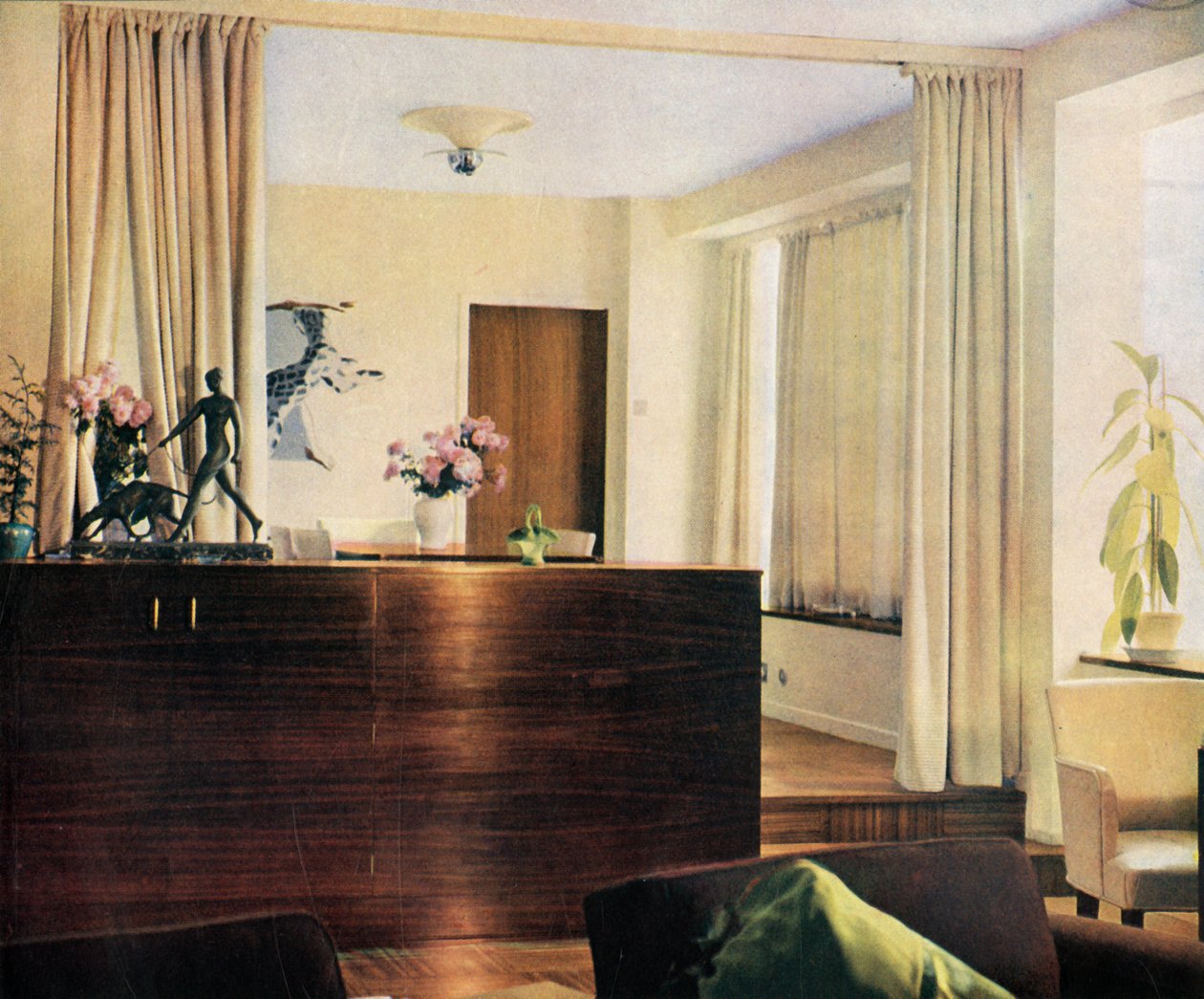 Sala de jantar na sala de estar da Sun House, Hampstead, Londres, 1937. de Unbekannt