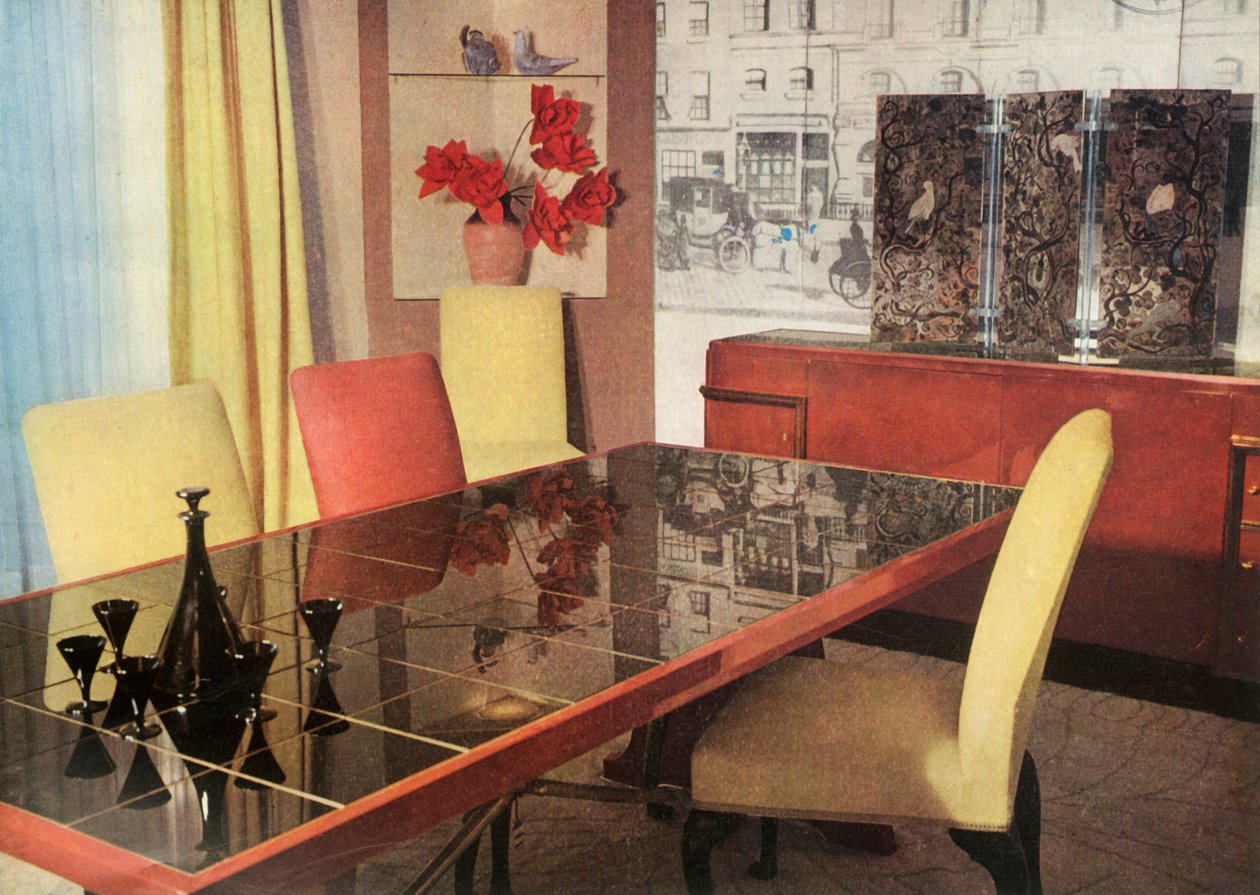 Sala de jantar em laca sang-de-boeuf, de Hayes Marshall para Fortnum & Mason Ltd., Londres, 1937. de Unbekannt