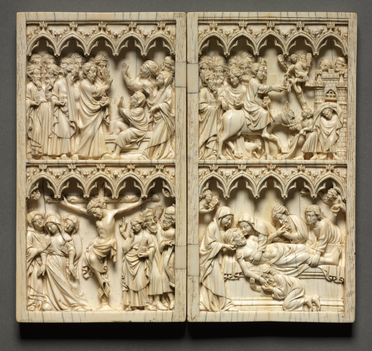 Díptico com cenas da esquerda de Vida de Cristo: Levantamento de Lázaro e Crucificação, c. 135 de Unbekannt