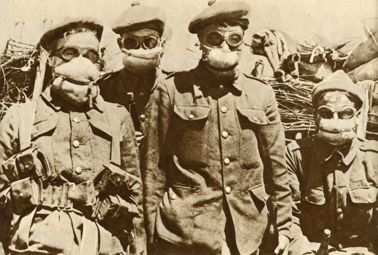 Máscaras de gás adiantadas, Primeira Guerra Mundial, 1915, 1935. de Unbekannt