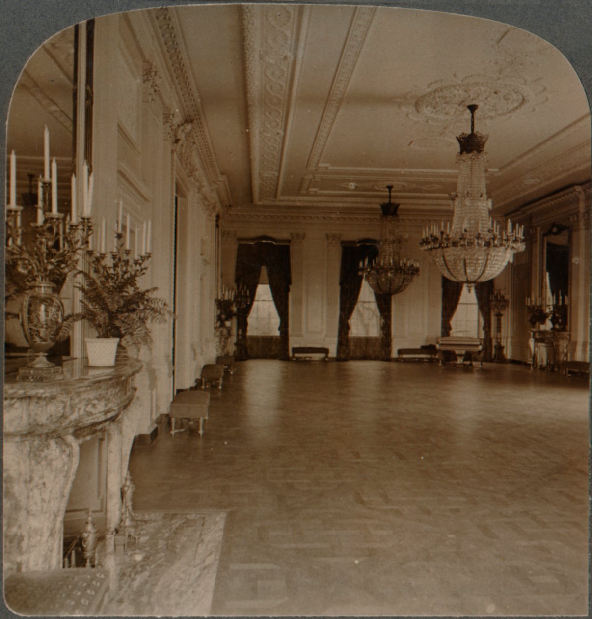 Sala leste, onde as recepções são realizadas, Casa Branca, Washington DC, c1900 de Unbekannt