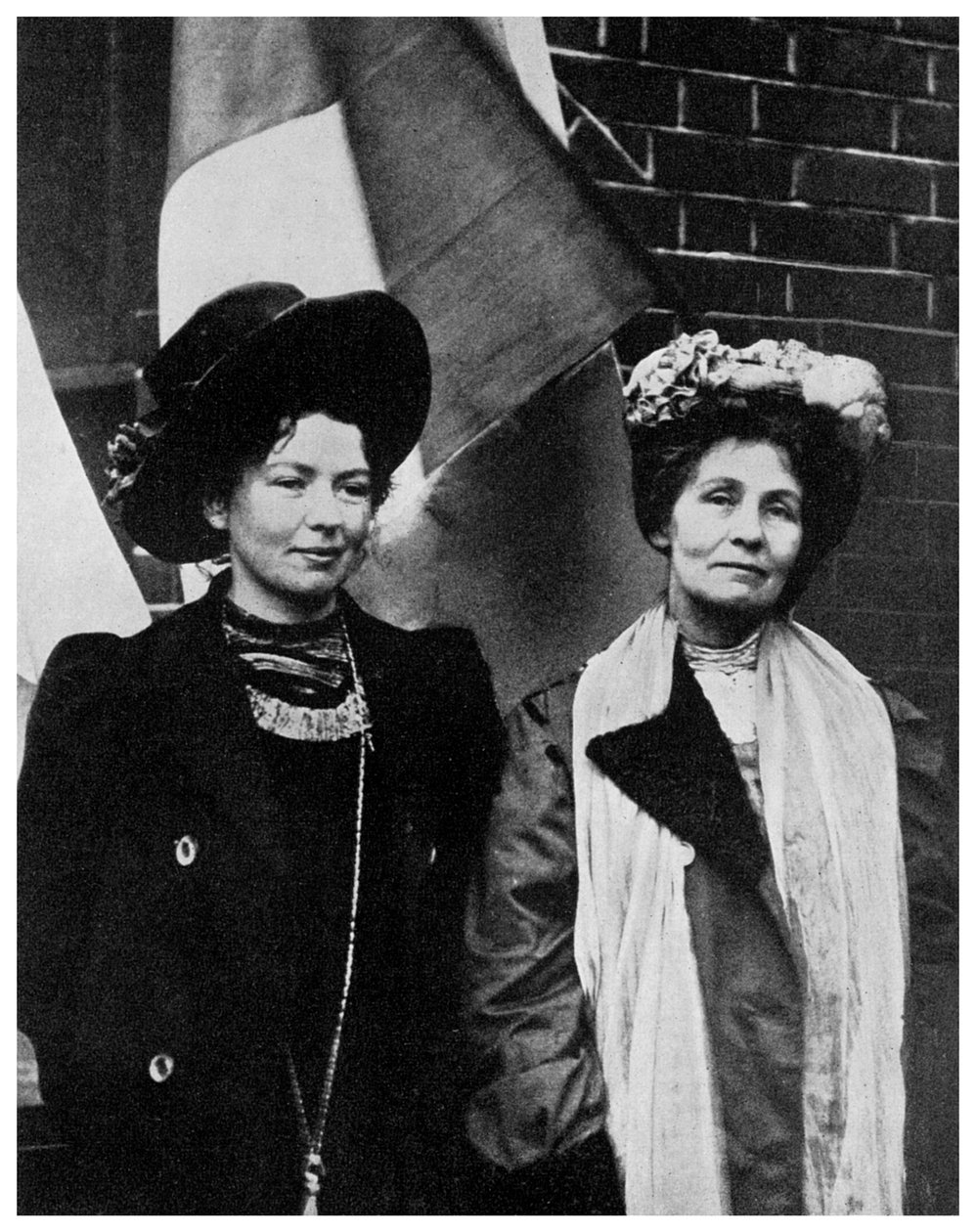 Emmeline Pankhurst, sufragista britânica e sua filha Christabel, início do século XX 1956 de Unbekannt