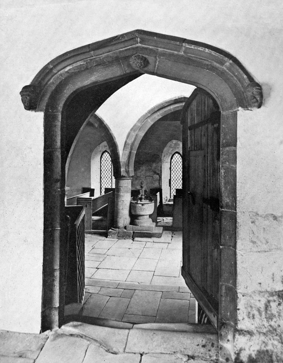 Entrada da capela, Haddon Hall, Derbyshire, 1924-1926 de Unbekannt