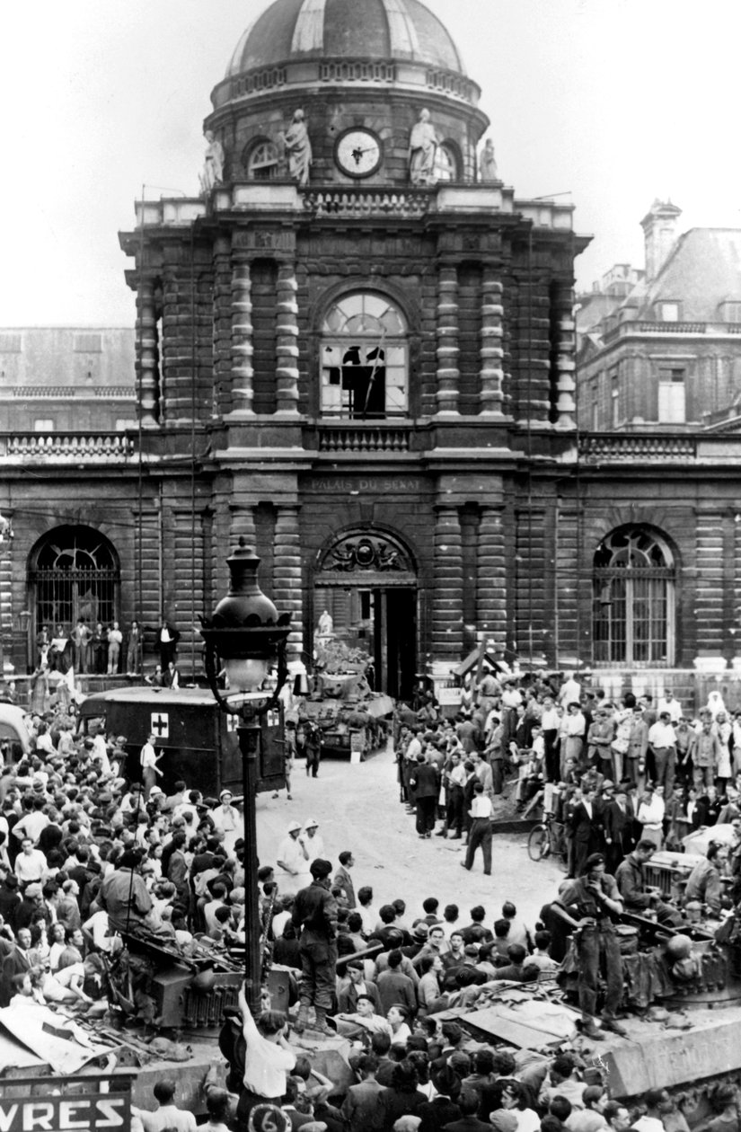Evacuação de feridos alemães após a rendição do Senado, libertação de Paris, agosto de 1944 de Unbekannt