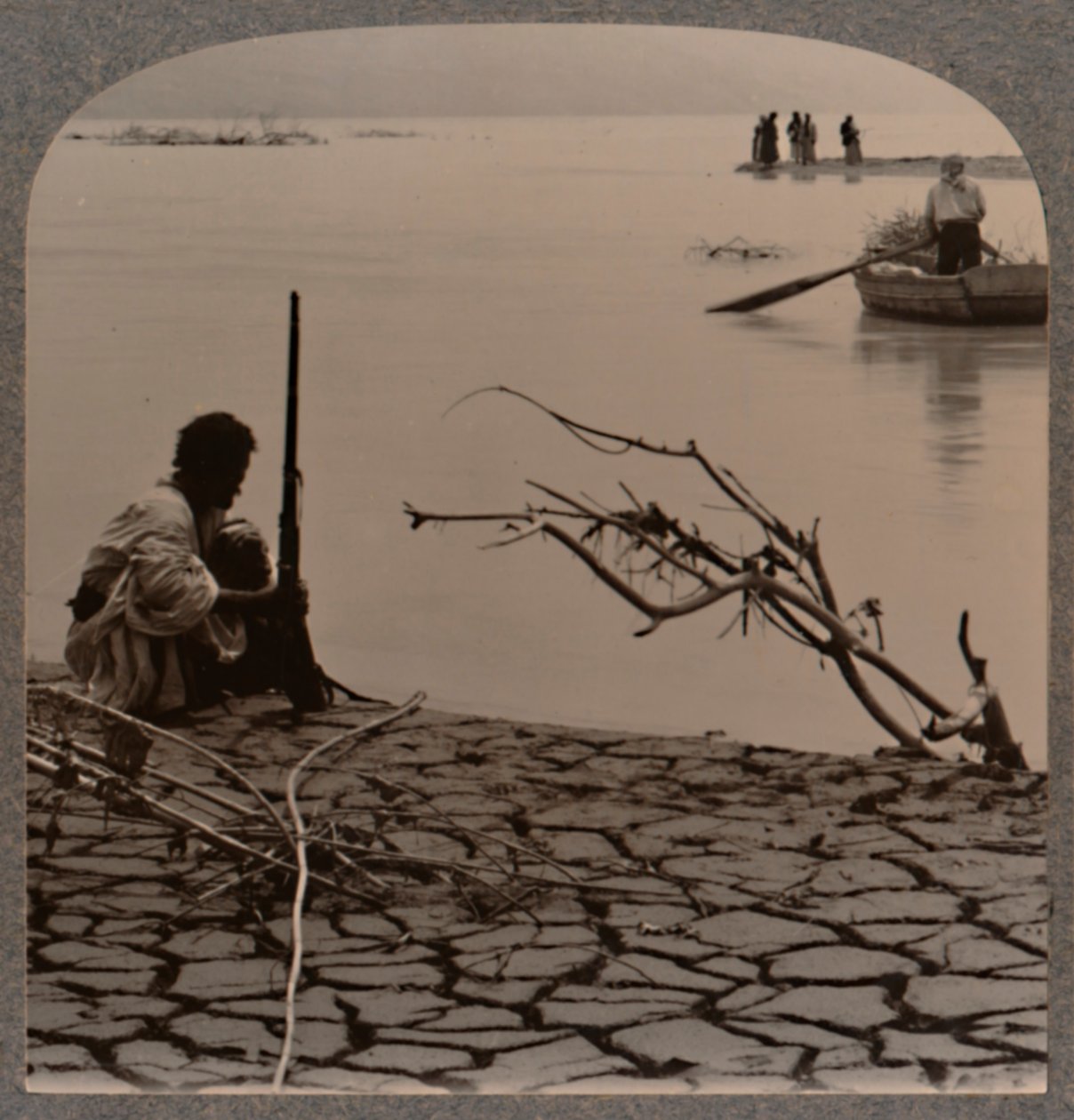 Pescadores no Mar Morto: mostrando rachaduras na costa, c1900 de Unbekannt