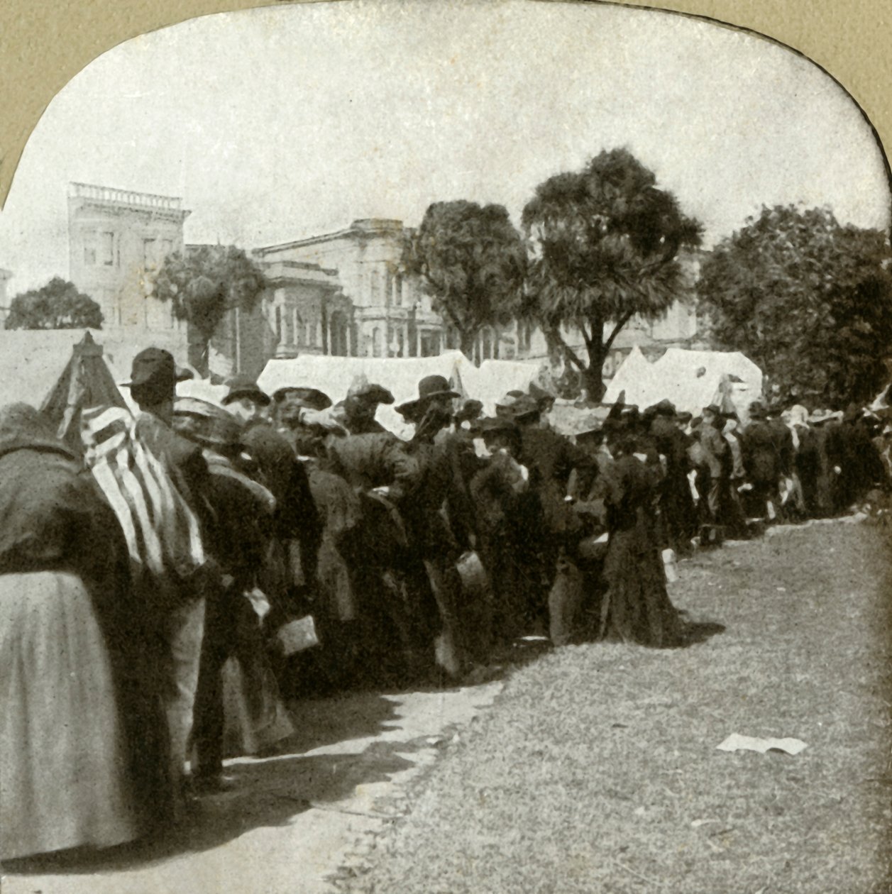 Formação de linha de pão na Jefferson Square, 1906. de Unbekannt