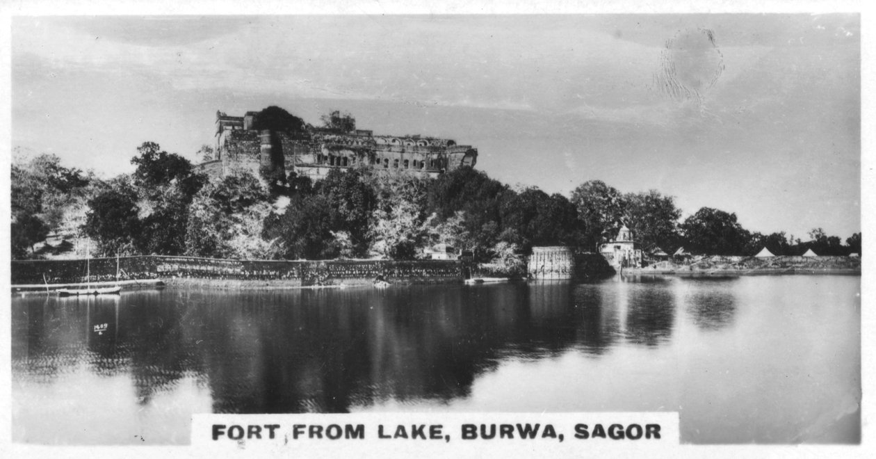 Forte do lago, Burwa, Sagor, Índia, c1925 de Unbekannt