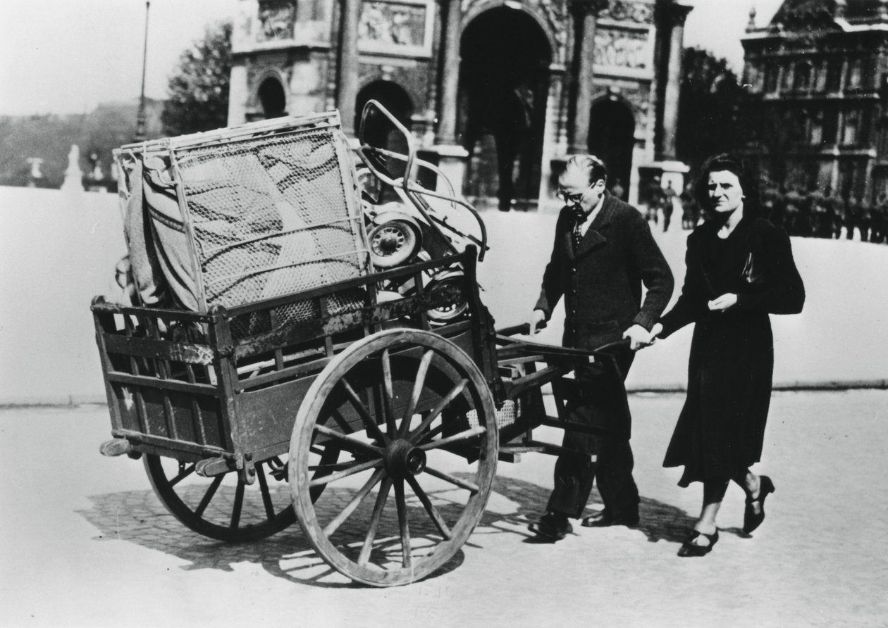 Refugiados franceses voltando para casa após a queda da França para os alemães, Paris, julho de 1940 de Unbekannt