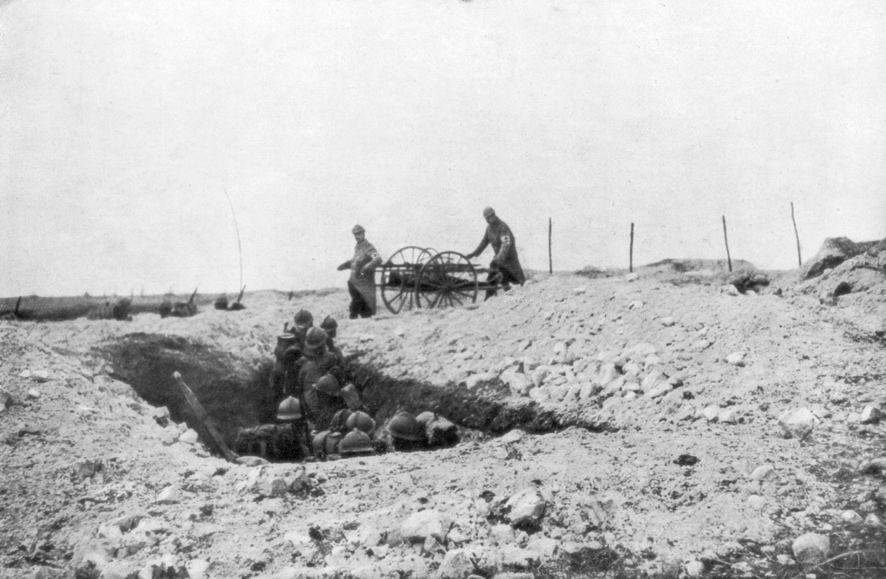 Soldados franceses em uma trincheira, Segunda Batalha de Champagne, França, 25 de setembro a 6 de novembro de 1915 de Unbekannt