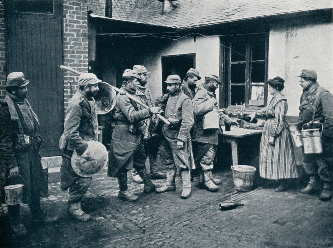 Soldados franceses que retornam das trincheiras param para um refresco, c1914 de Unbekannt