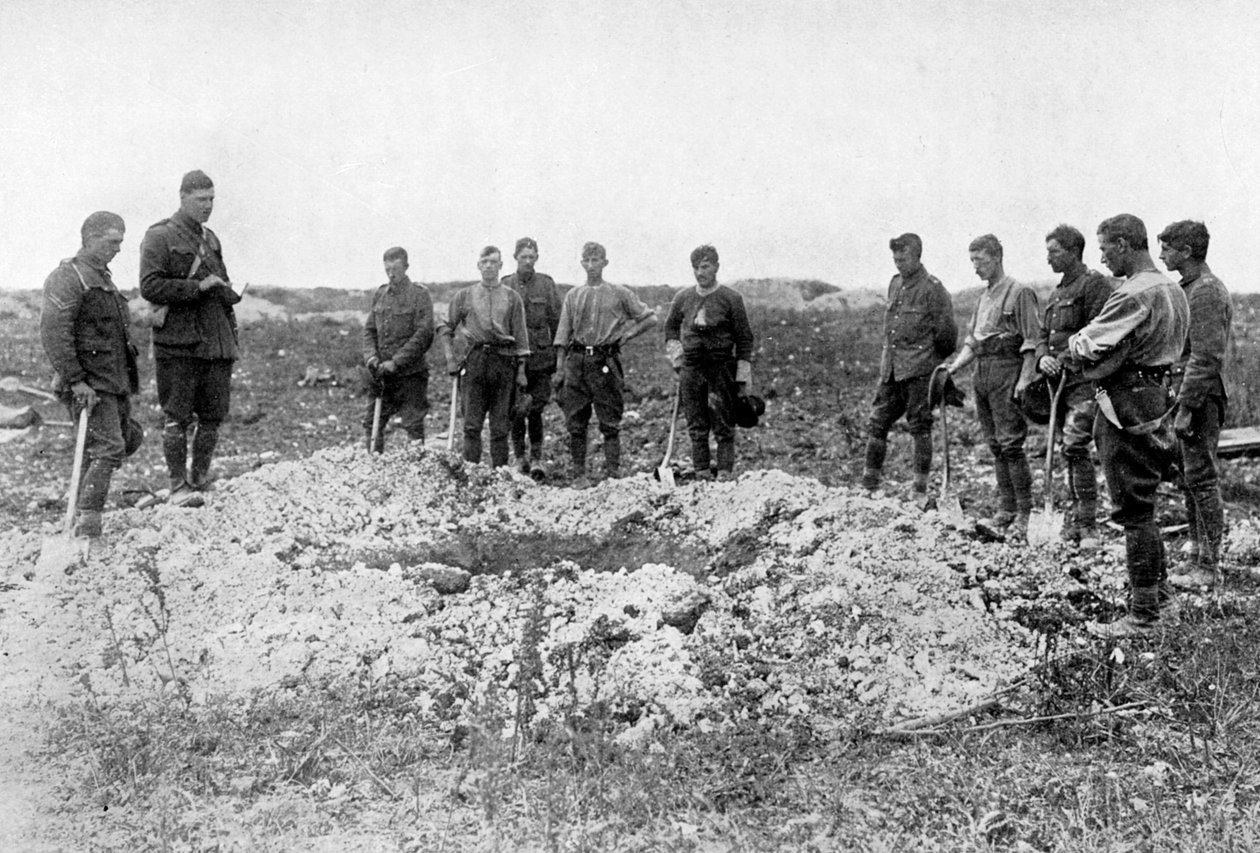 Funeral na Frente Ocidental, Primeira Guerra Mundial, 1916, c1920 de Unbekannt