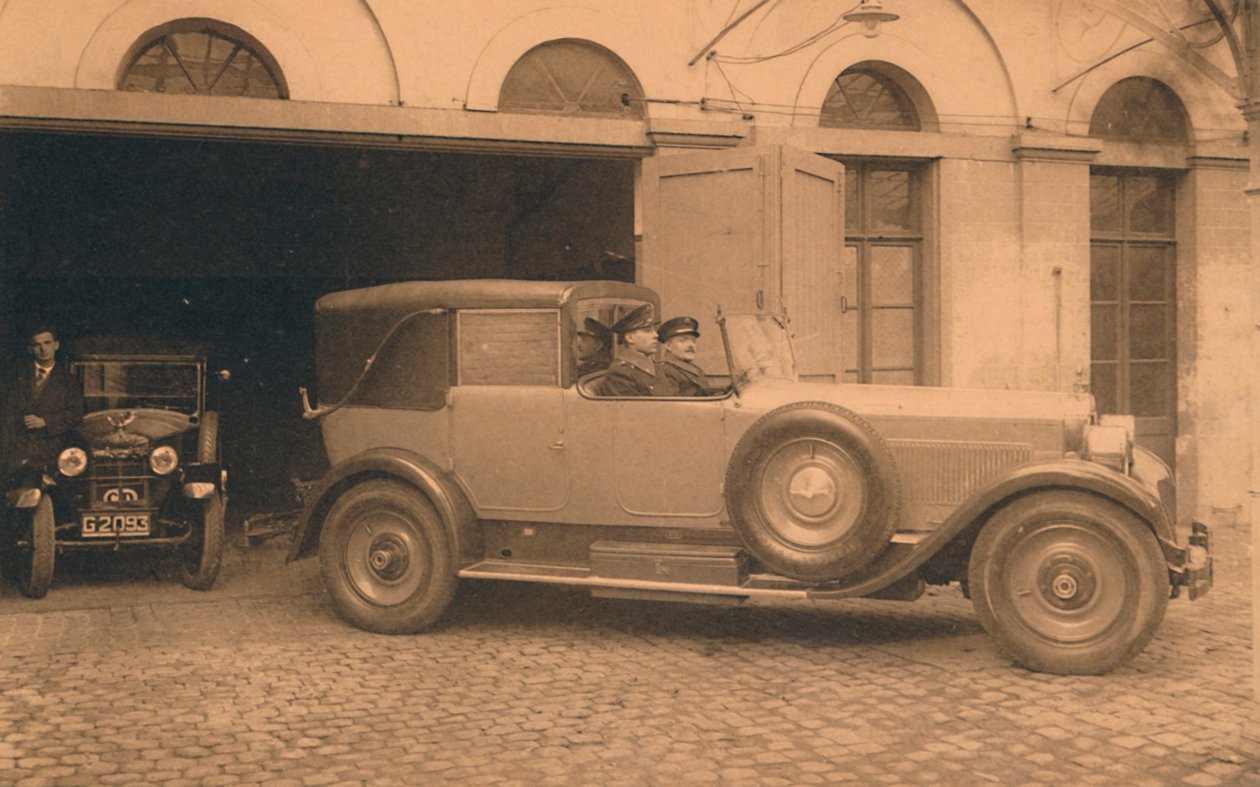 Garagem na Embaixada Cubana em Bruxelas, Bélgica, 1927. de Unbekannt
