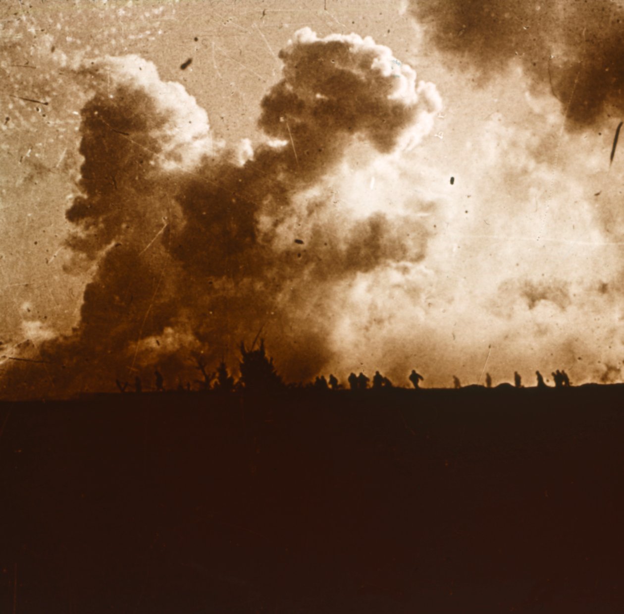 Ataque de gás, Verdun, norte da França, c1914-c1918 de Unbekannt