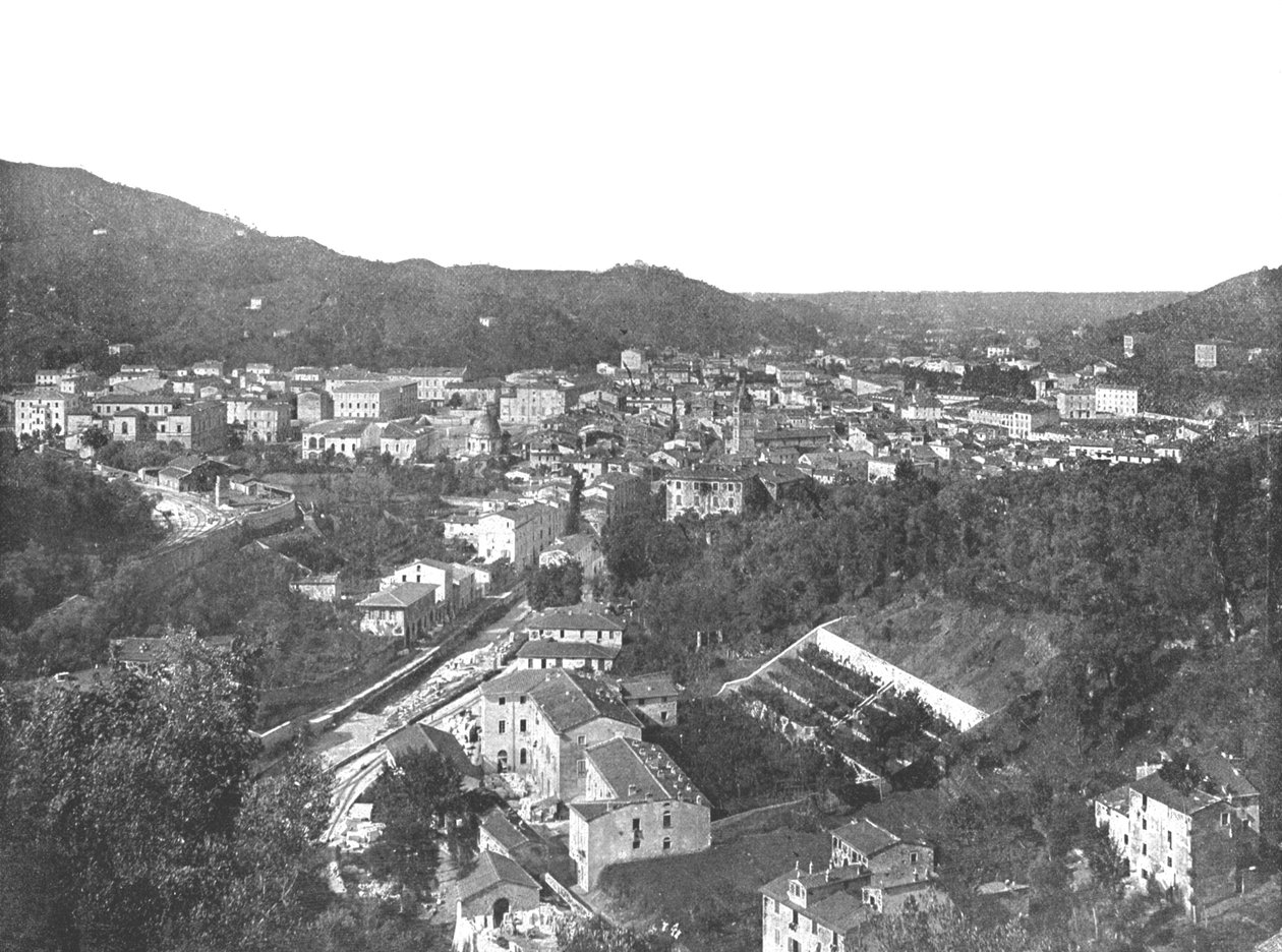 Vista geral da cidade de Carrara, Itália, 1895. de Unbekannt