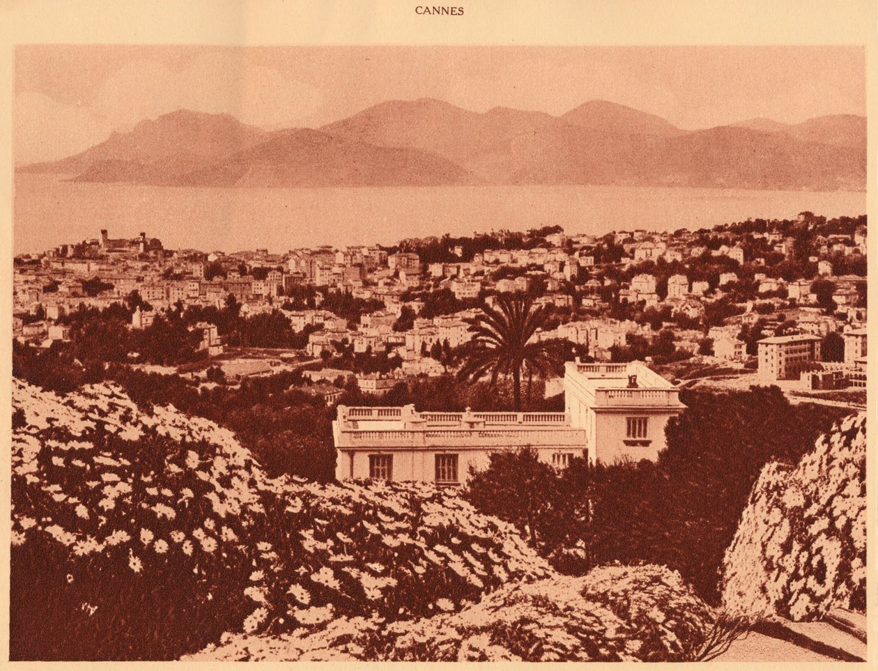 Vista geral retirada de Pezou, Cannes, 1930. de Unbekannt