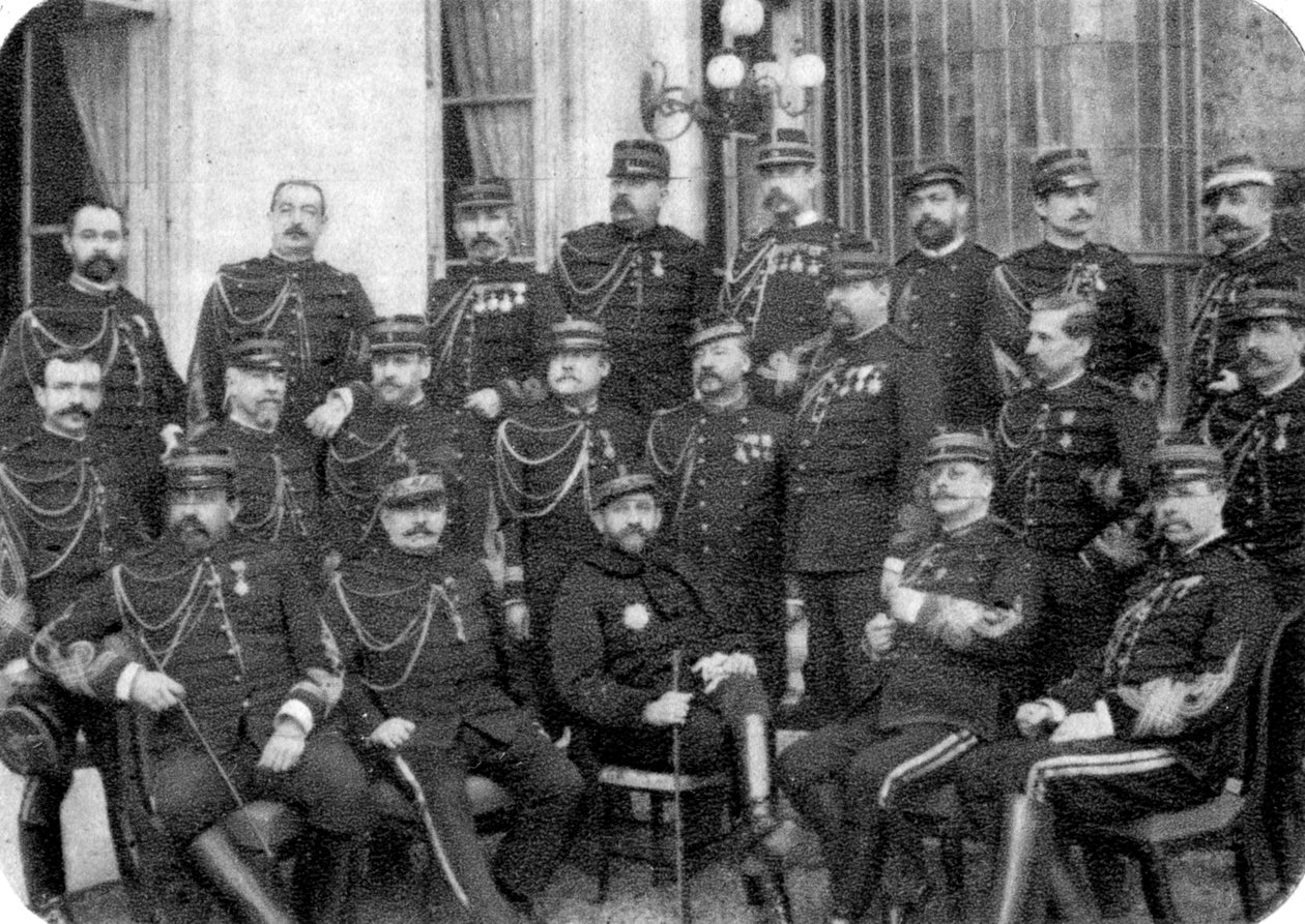Georges Boulanger, general e político francês, com outros oficiais do exército, 1888 de Unbekannt