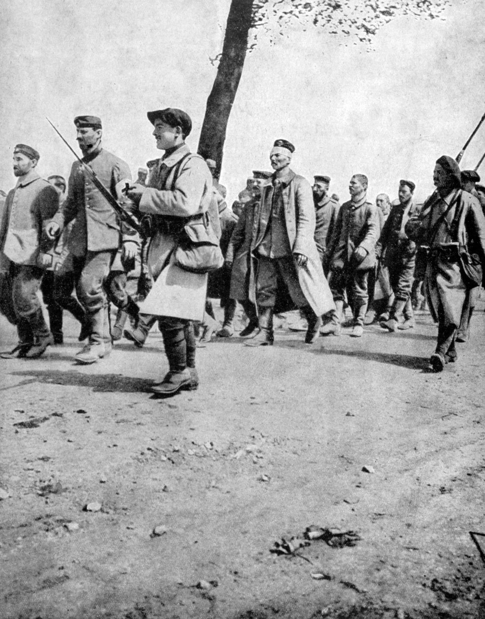 Prisioneiros alemães da Segunda Batalha de Artois, França, Primeira Guerra Mundial, 1915 de Unbekannt