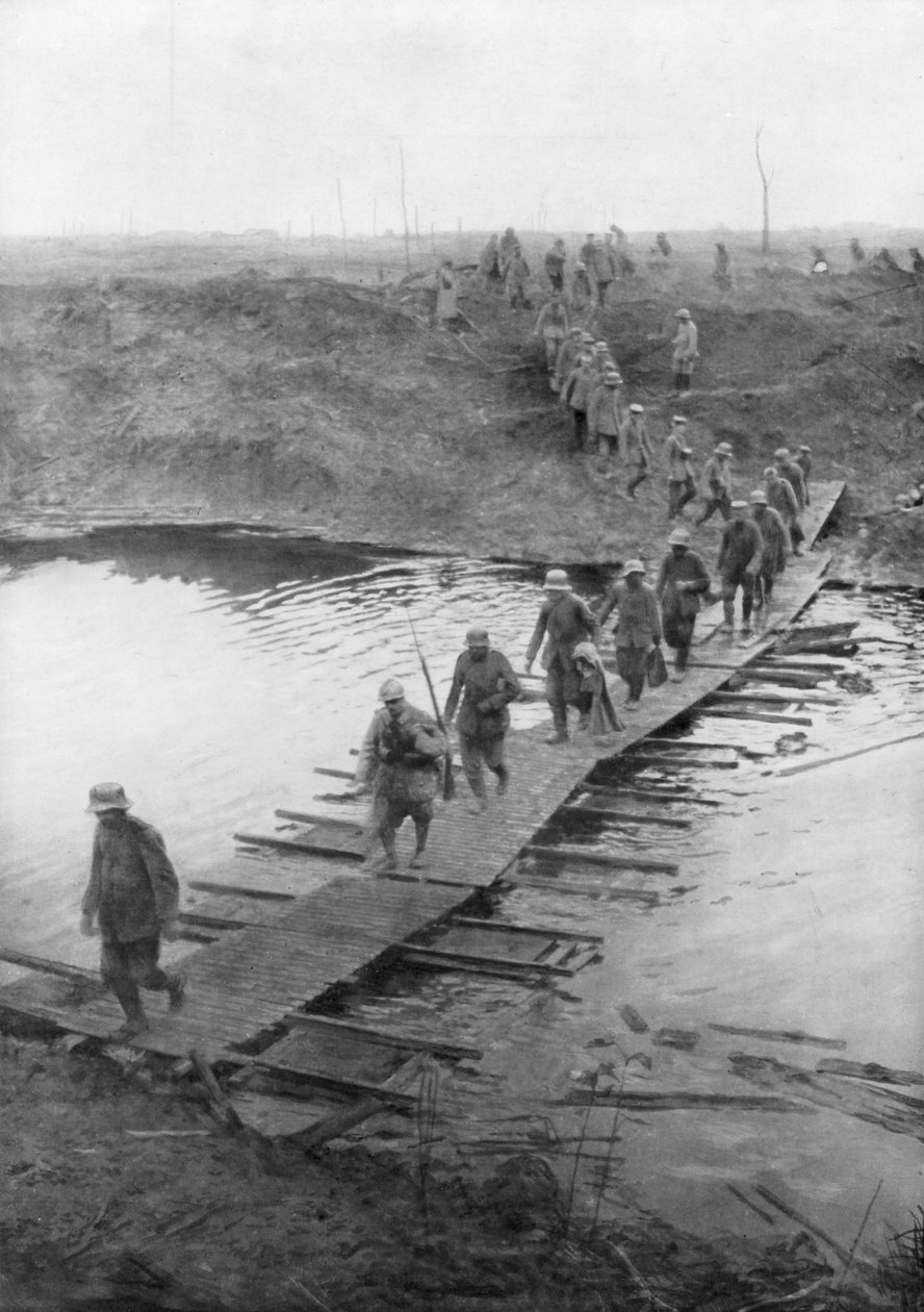 Prisioneiros alemães em uma pista de patos no Canal Yser, Bélgica, 31 de julho de 1917 de Unbekannt