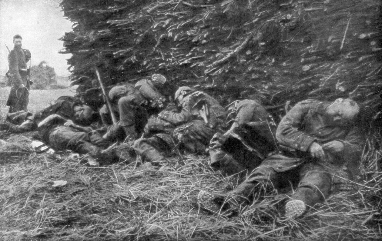 Soldados alemães mortos por fogo de artilharia, 1ª Batalha de Marne, França, de 5 a 12 de setembro de 1914 de Unbekannt