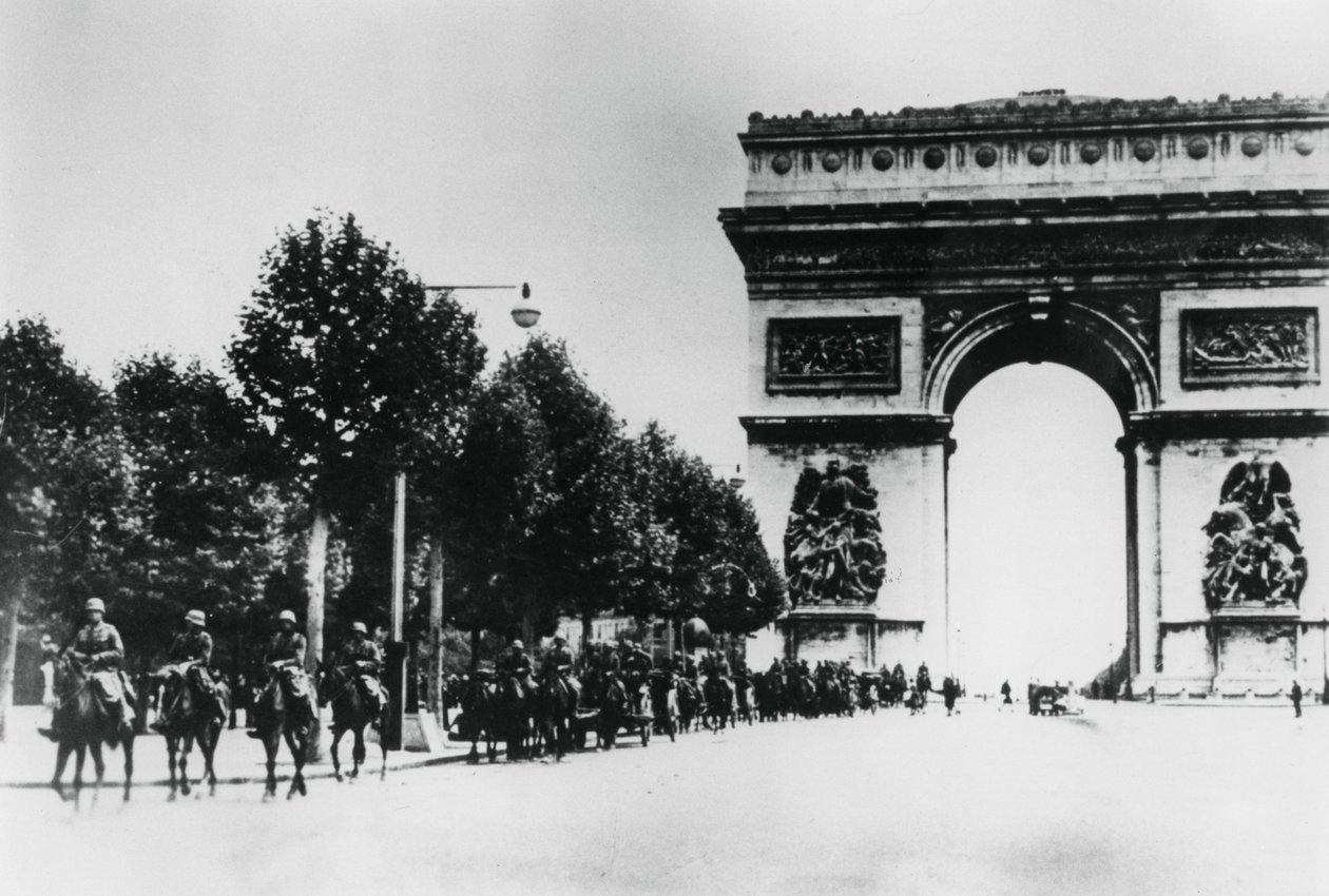 Soldados alemães marchando por Paris, 14 de junho de 1940 de Unbekannt