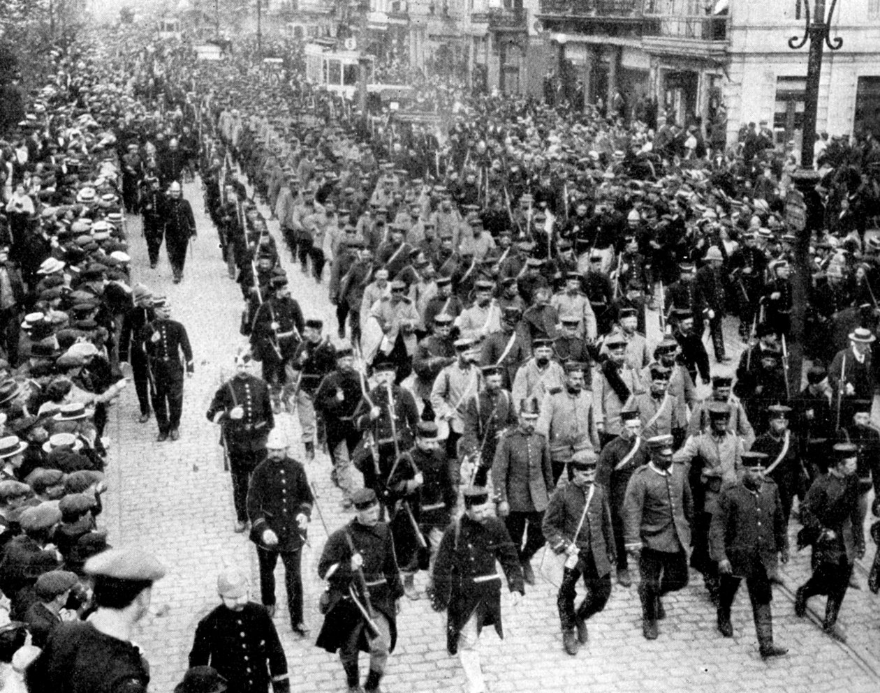 Tropas alemãs como prisioneiros em Antuérpia, Bélgica, Primeira Guerra Mundial, 1914 de Unbekannt