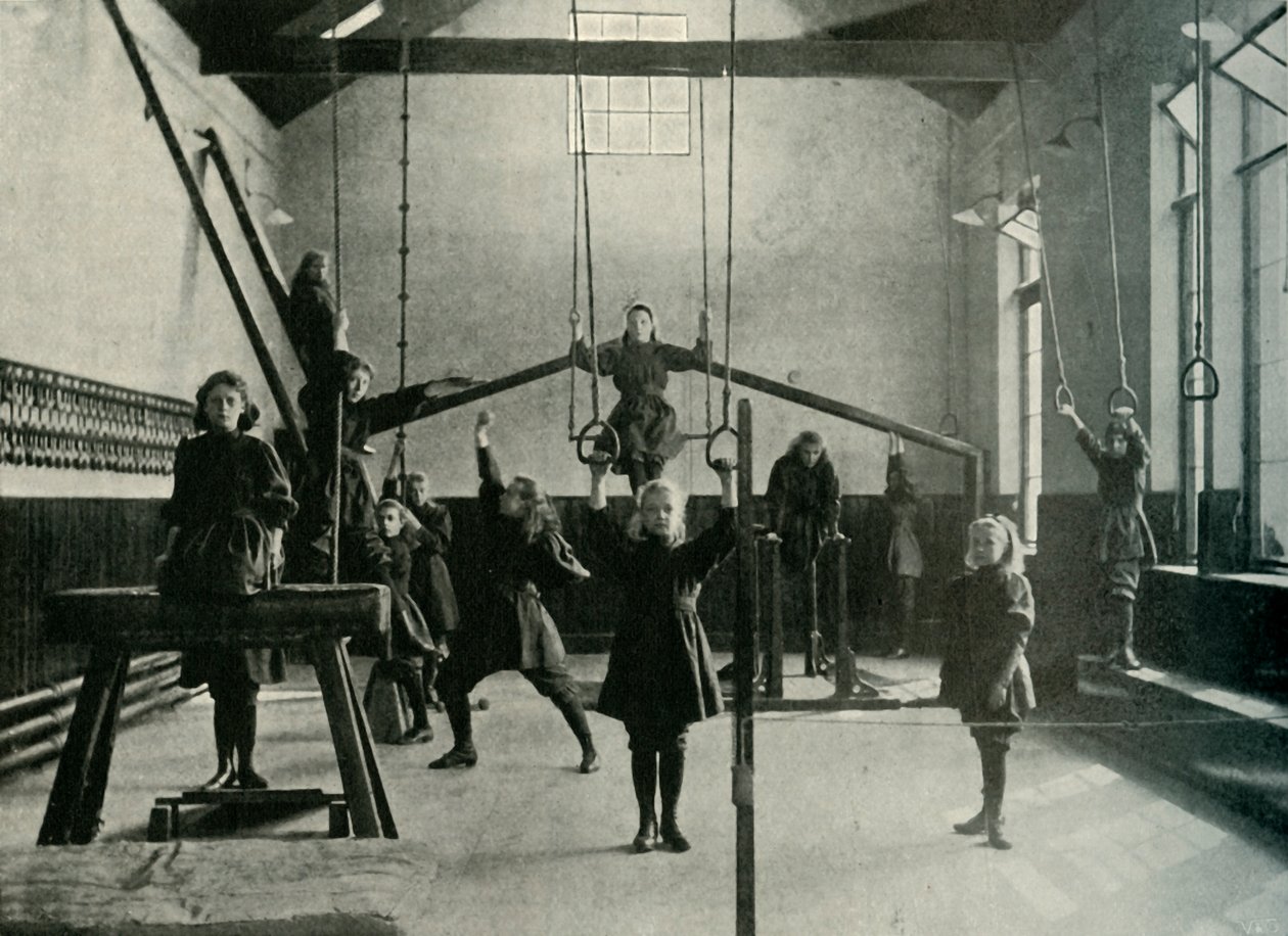 Ginastas de meninas na instituição real para surdos e mudos, Frei Gate, Derby, 1902. de Unbekannt
