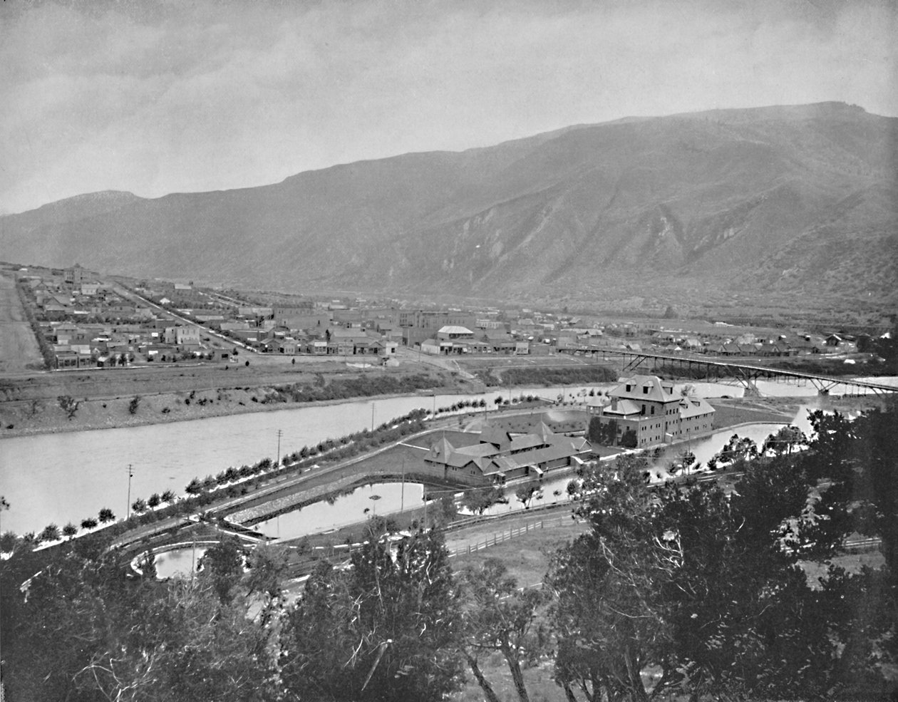 Glenwood Springs e Bath-House, Colorado, c1897. de Unbekannt
