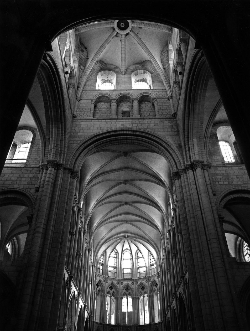 Arte gótica: as abóbadas da nave e do coro. Igreja de Santo Estêvão, Caen (Calvados) de Unbekannt