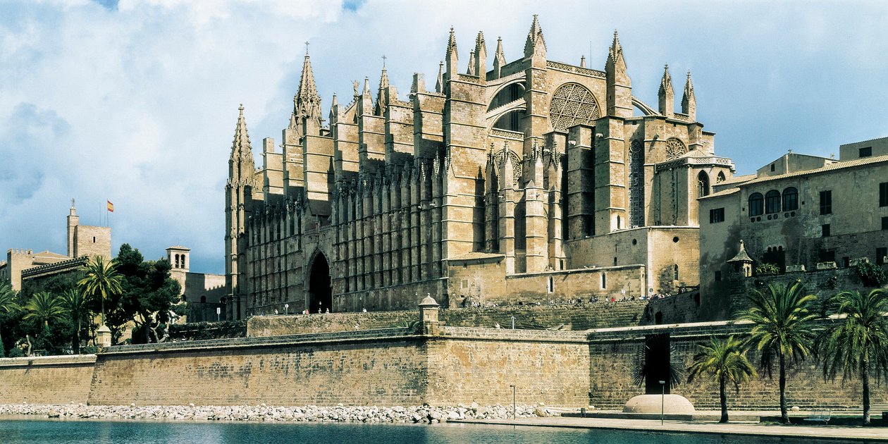 Arte gótica: vista da catedral de Santa Maria, Palma de Mallorca. 1260-1630, Palma de Mallorca (Mallorca), Espanha de Unbekannt