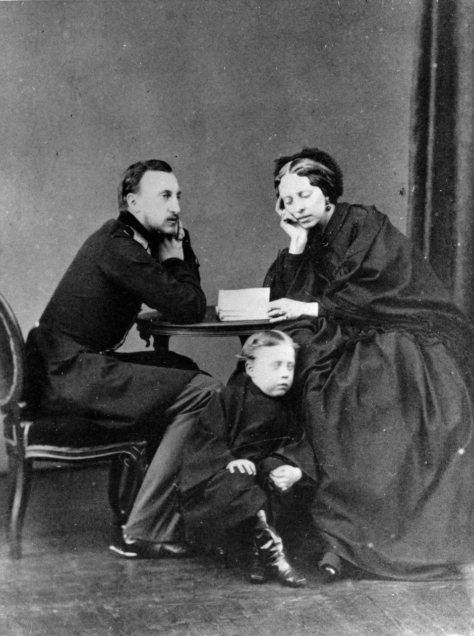 Grão-Duque Nicholas Nikolaevich, o ancião da Rússia, com sua esposa e filho, c1861-c1863 de Unbekannt