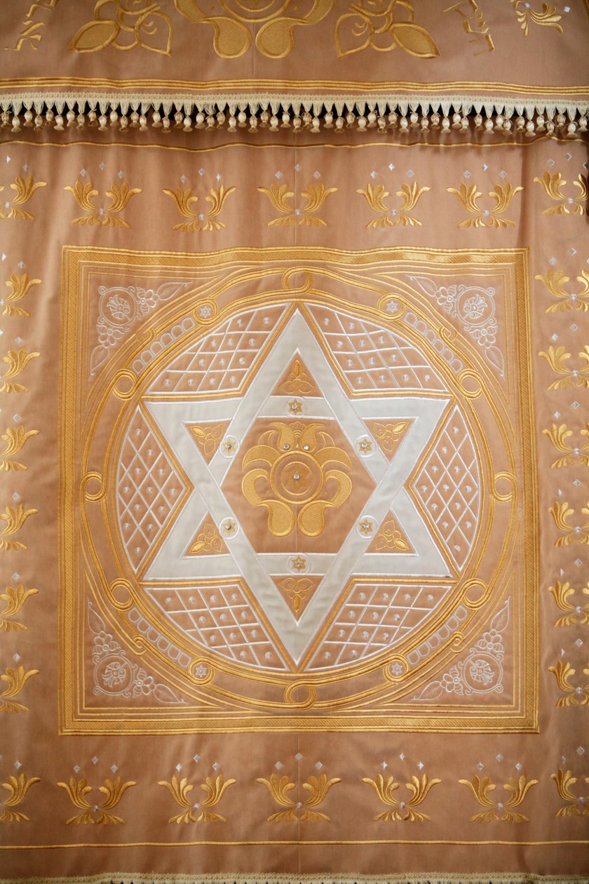 Grande sinagoga coral. Cortina da arca sagrada da sinagoga com uma estrela de David. São Petersburgo, Rússia. de Unbekannt