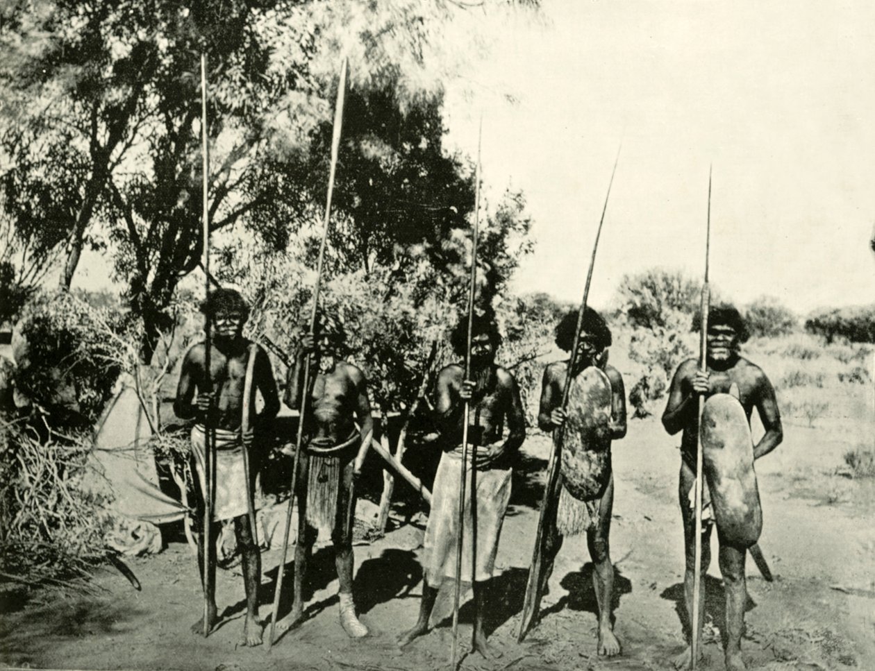 Grupo de homens aborígines, Queensland, Austrália, 1901. de Unbekannt