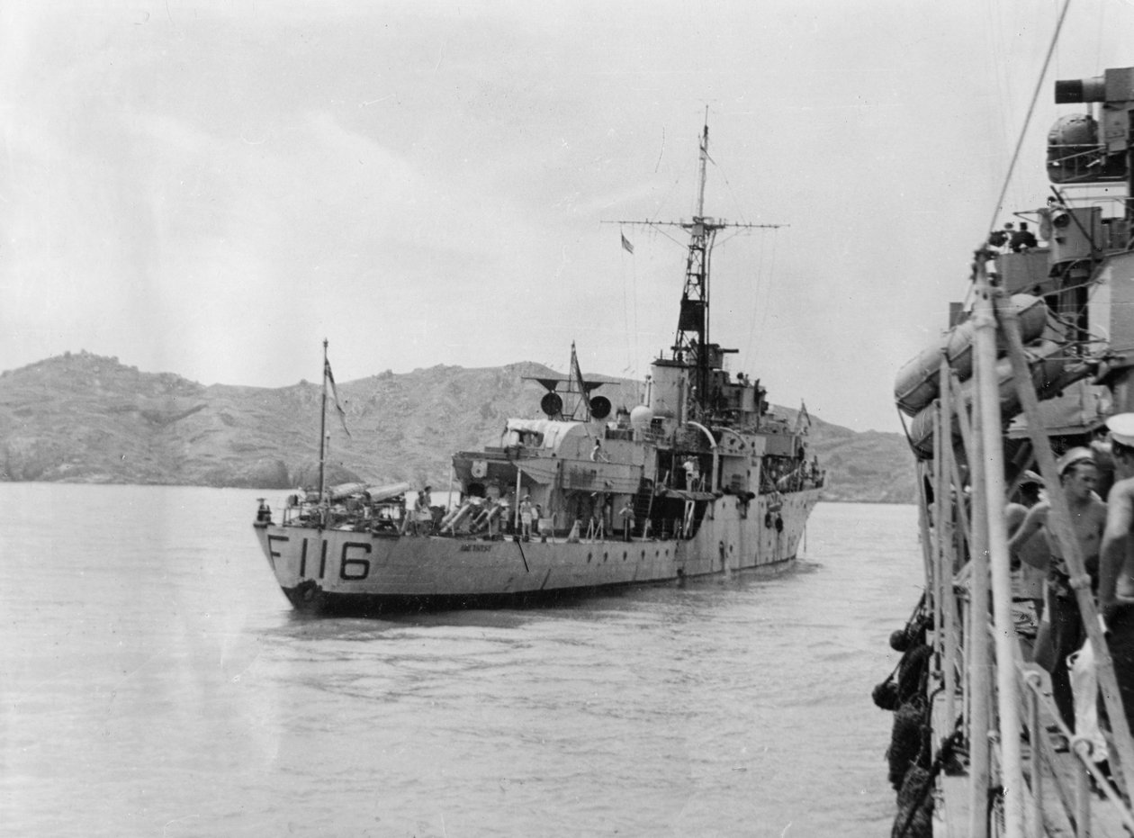 Ametista HMS, após ação no rio Yangtze, 20 de abril de 1949 de Unbekannt