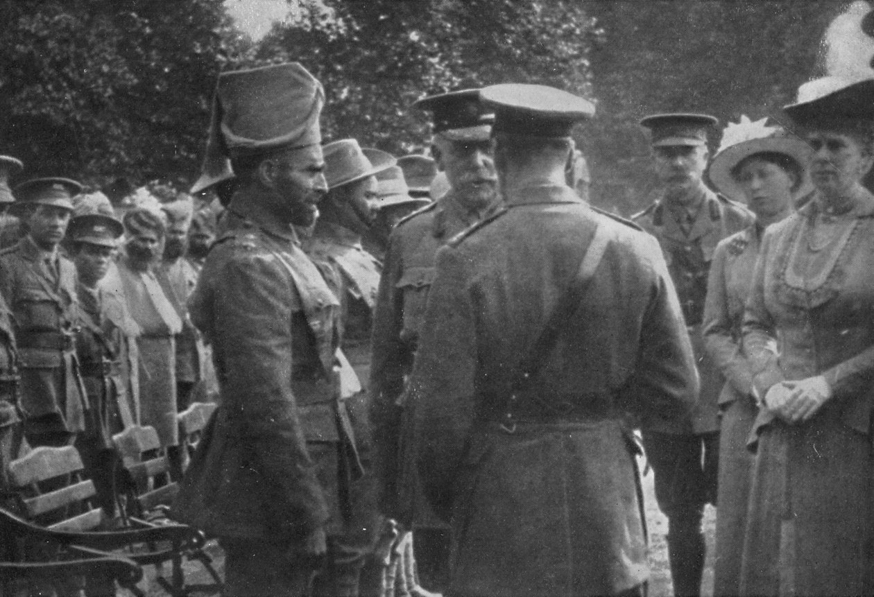 HM King George V conversando com Sir Walter Lawrence e Mir Dast, VC, 25 de agosto de 1915, 1939 de Unbekannt