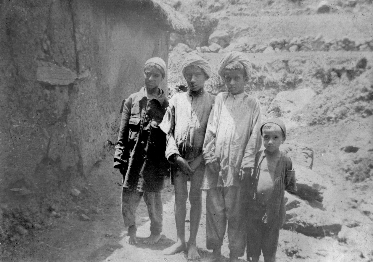 Crianças da tribo da colina, Chakrata, 1917 de Unbekannt
