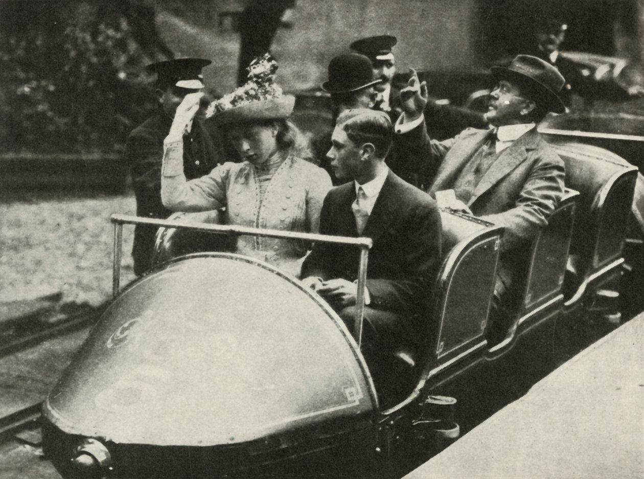 Sua Majestade e Princesa Mary na Ferrovia Alpina, Earls Court Exhibition, 1913, 1937. de Unbekannt