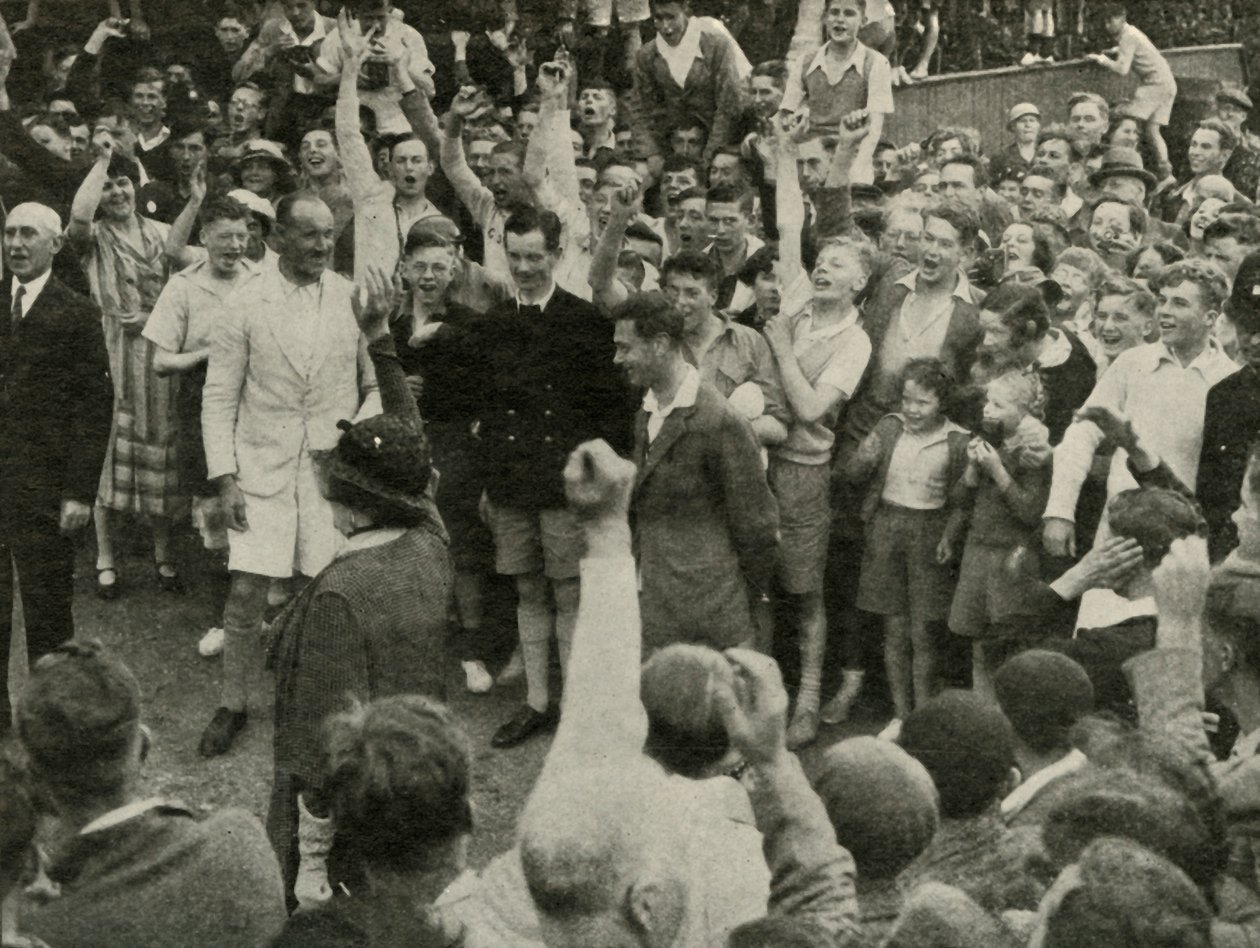 Sua Majestade no His Boys Camp em Southwold, 1937. de Unbekannt