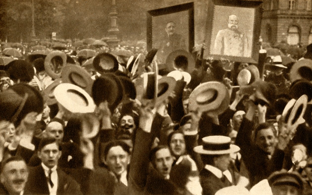 Hoch the Kaiser !: aplaudindo multidões nas ruas, Berlim, Alemanha, 4 de agosto de 1914, 1933. de Unbekannt