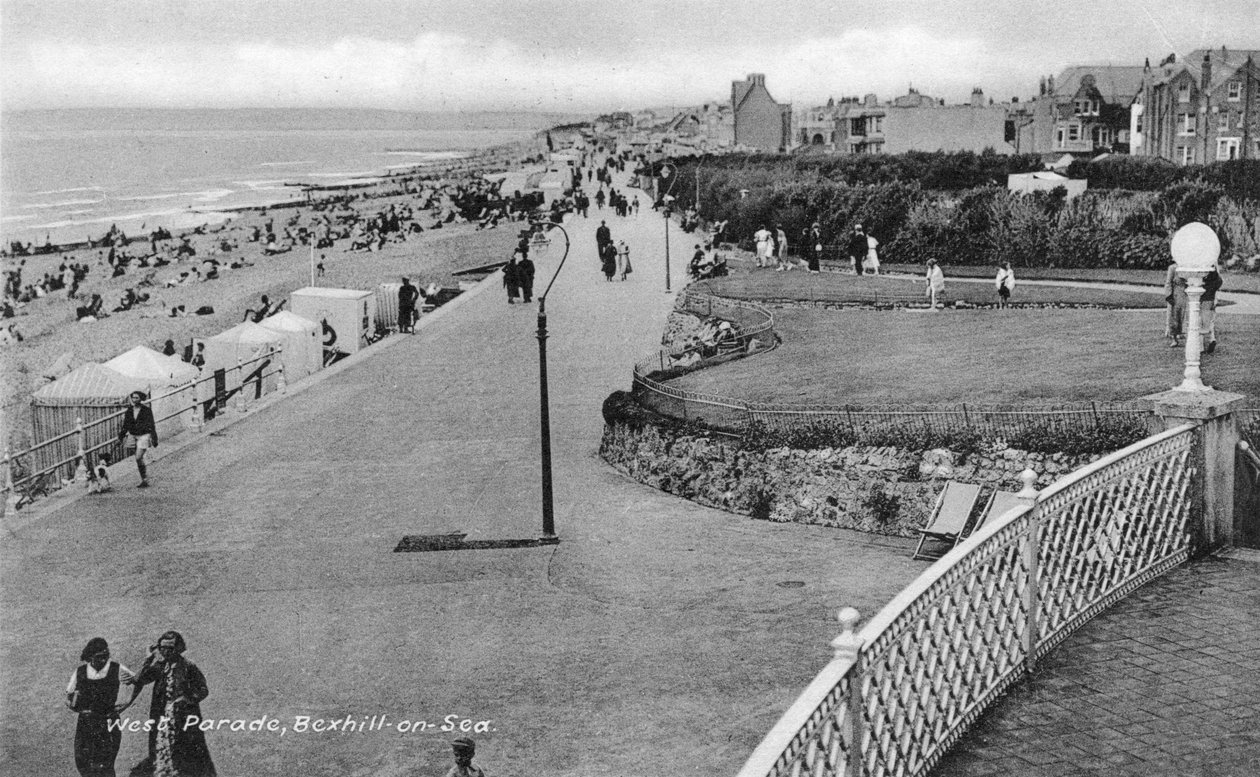 Turistas em West Parade, Bexhill-on-Sea, East Sussex, c1900s-c1920s de Unbekannt